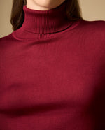 Camiseta cuello alto con detalle de botones en puños - Rojo