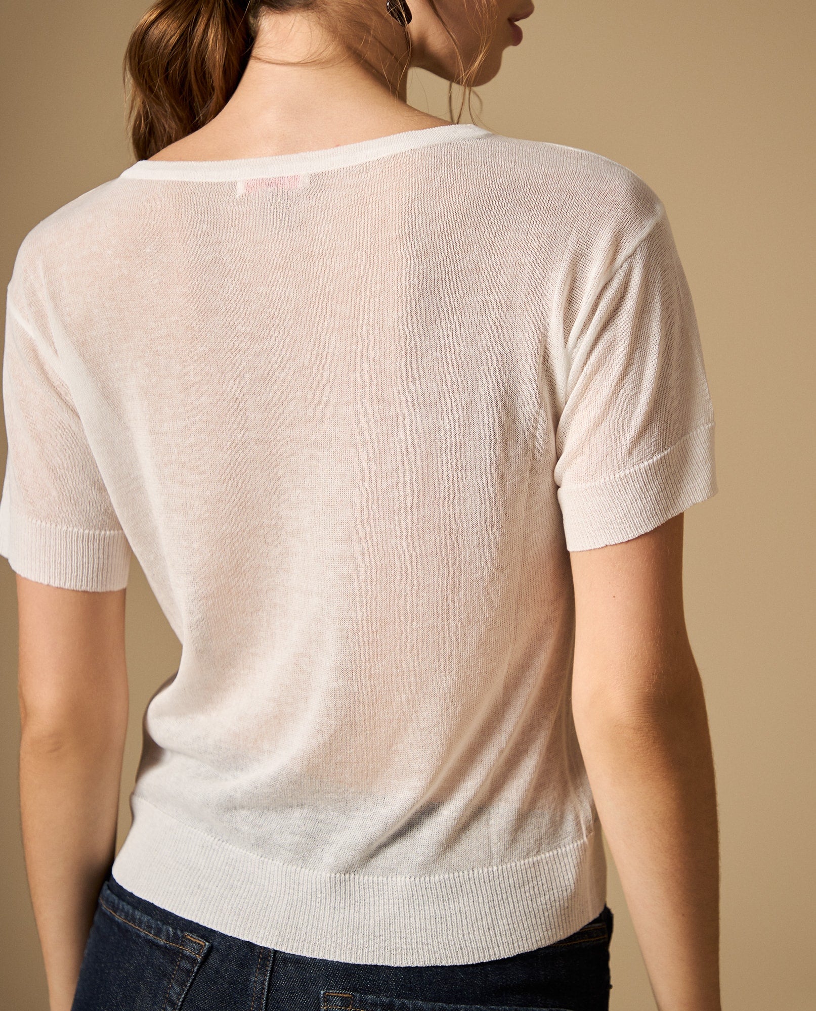 Camiseta de punto ligera con cuello en V - Crudo 34_602H222_CRU133801_5