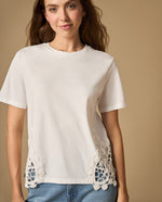 Camiseta cuello redondo con detalle de tejido floral - Blanco