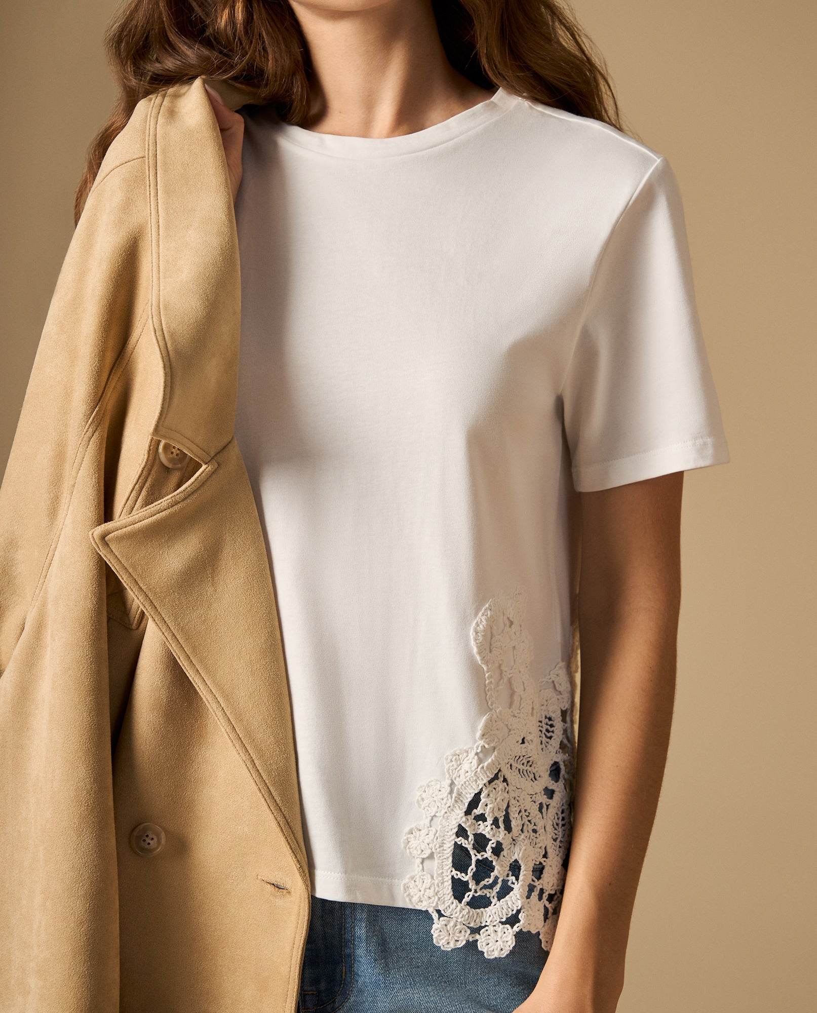 Camiseta cuello redondo con detalle de tejido floral - Blanco 34_602H223_BLA114202_5