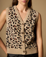 Camiseta tejida cuello en V con diseño animal print - Café