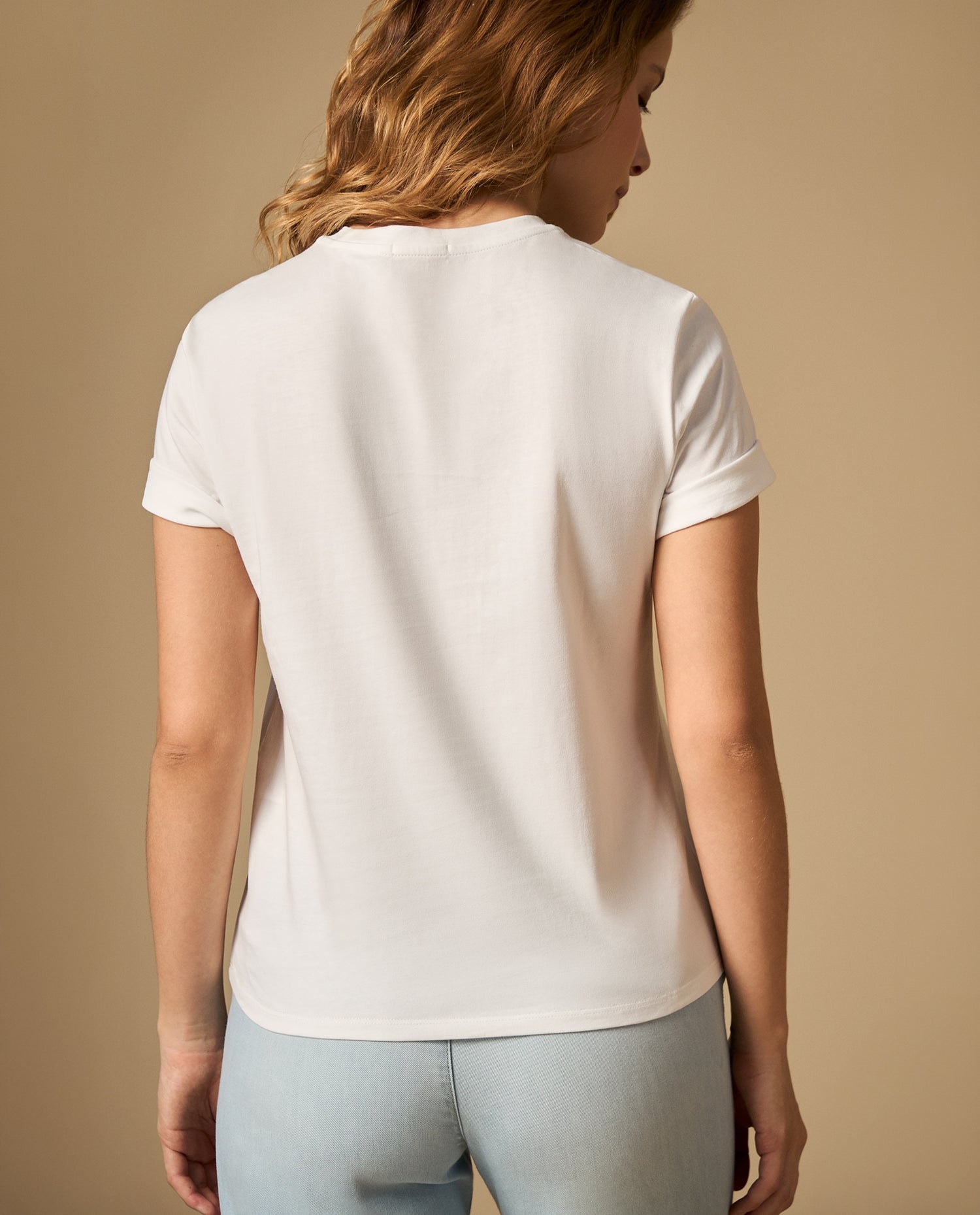 Camiseta con bordado floral manga corta - Crudo