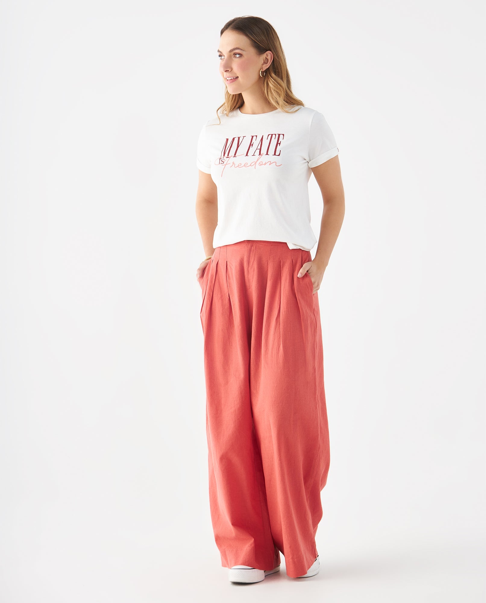 Camiseta con diseño bordado para mujer - Crudo 34_609F029_CRU110602_5
