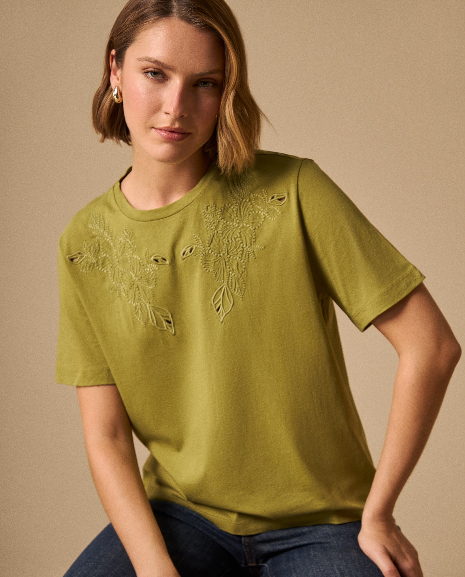 Camiseta con Bordados Florales Artesanales - Verde 34_609G015_VER170535_0