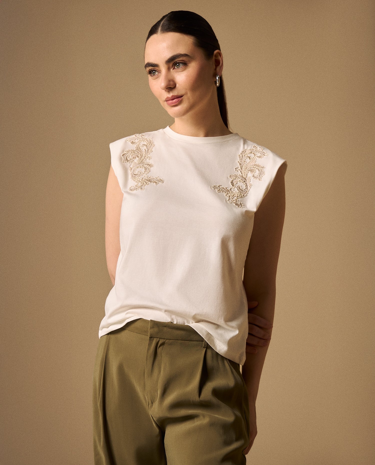 Camiseta con Bordados Paisley - Blanco