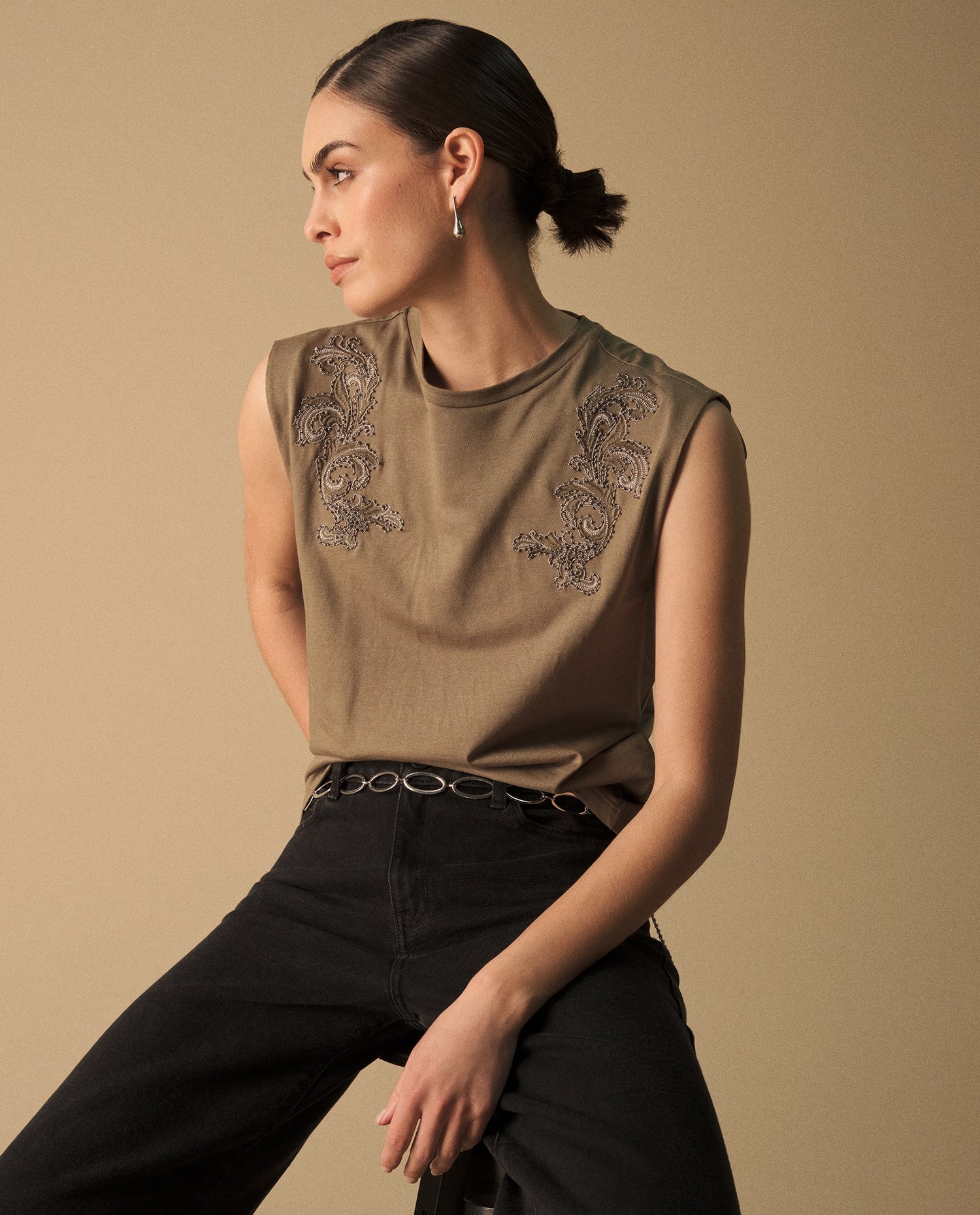 Camiseta con Bordados Paisley - Verde