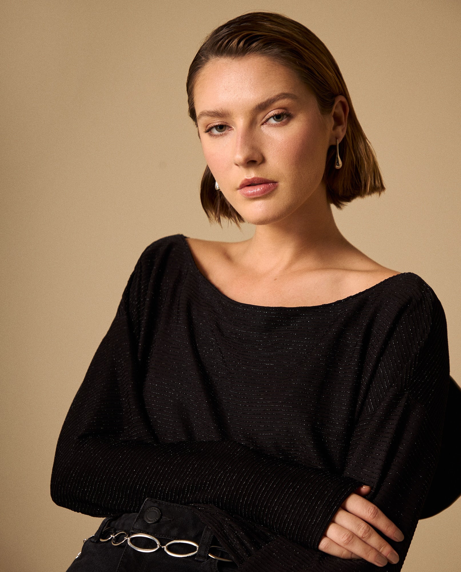 Camiseta Negra con Lurex Off-Shoulder - Negro 34_609G018_NEG190303_3