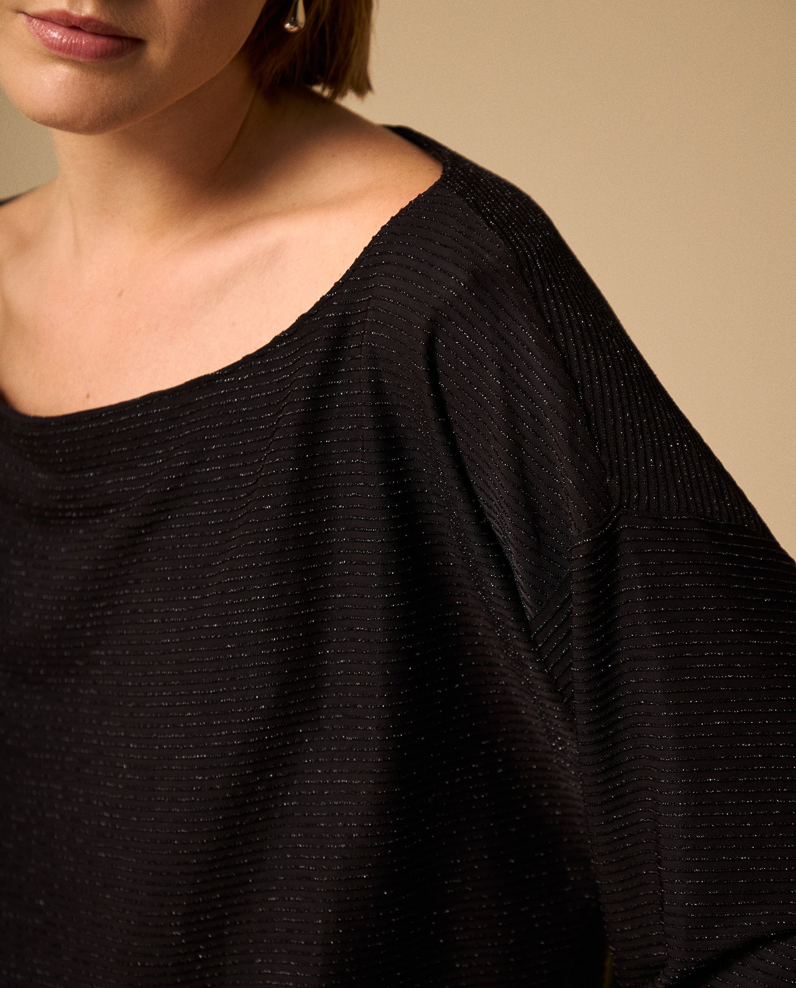 Camiseta Negra con Lurex Off-Shoulder - Negro 34_609G018_NEG190303_4