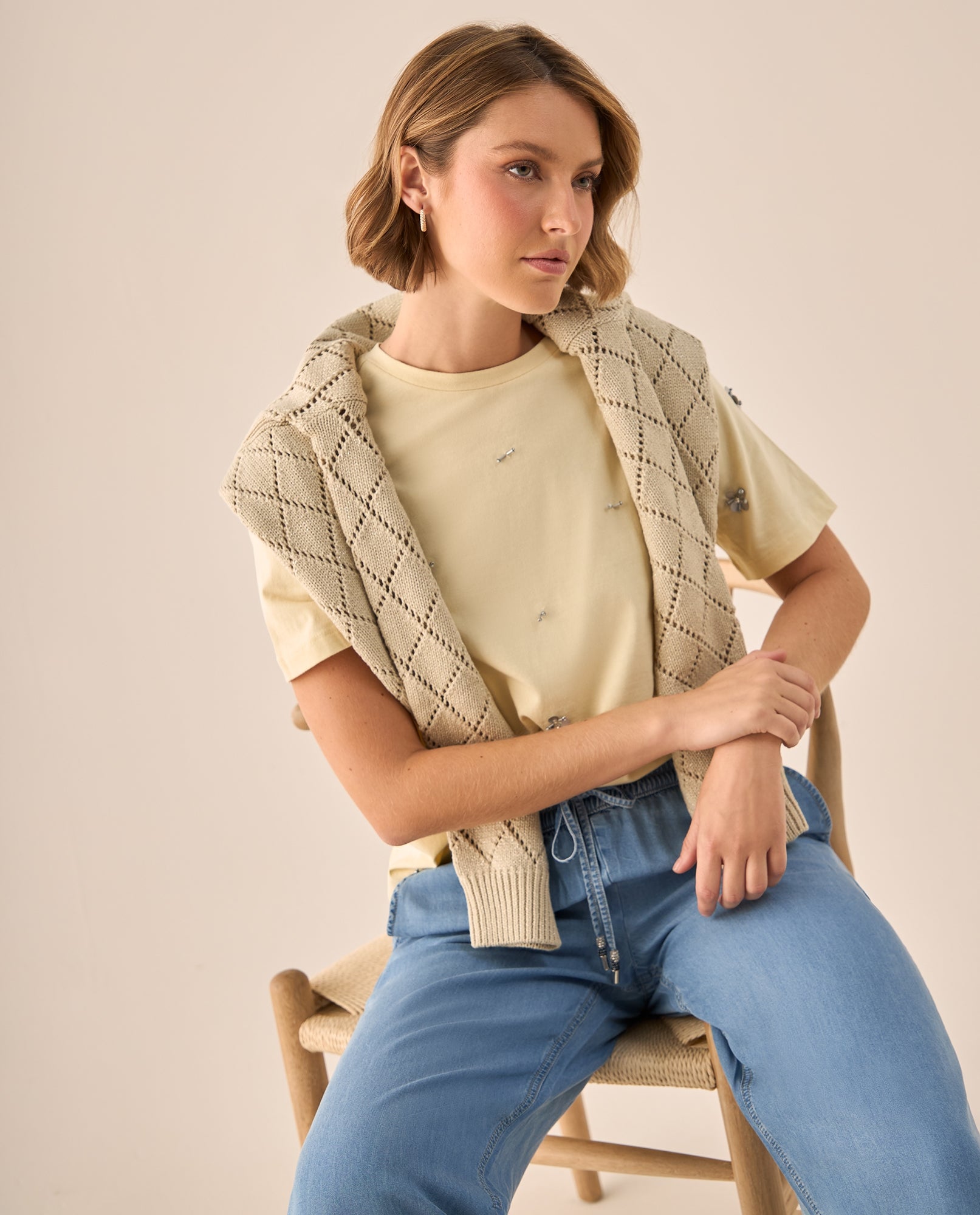 Camiseta con Flores Bordadas y Perlas - Beige 34_609G200_BEI160713_0