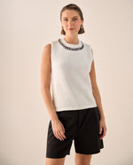 Camiseta Tejida con Cadena Decorativa - Crudo