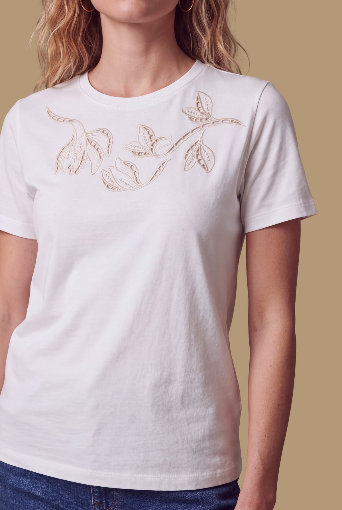 Camiseta manga corta bordada - Crudo