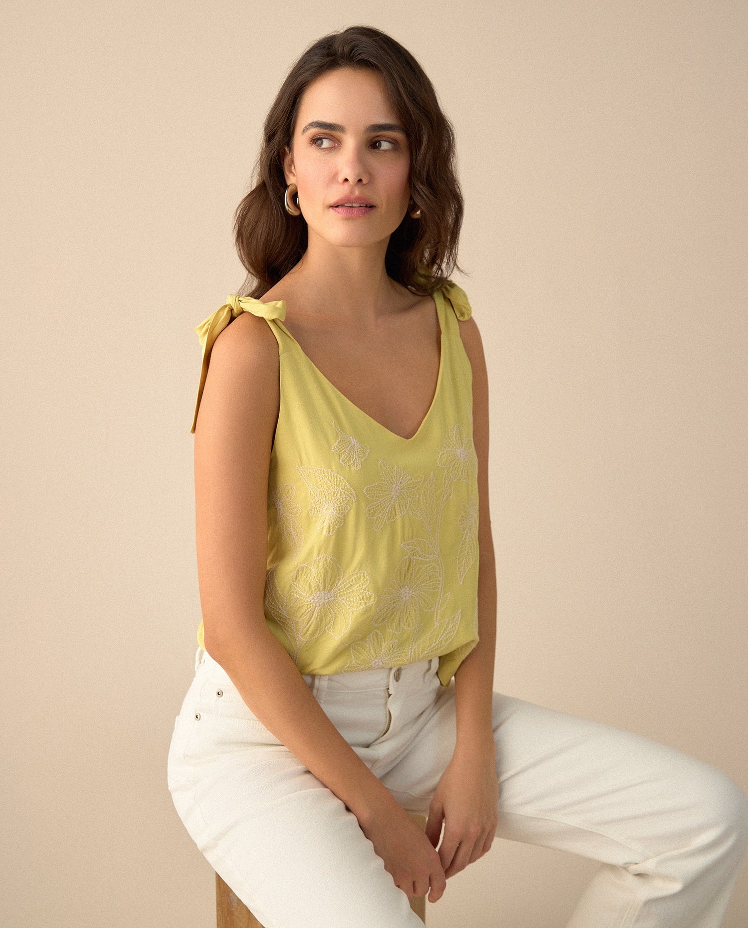 Camisa con escote en V para mujer - Amarillo