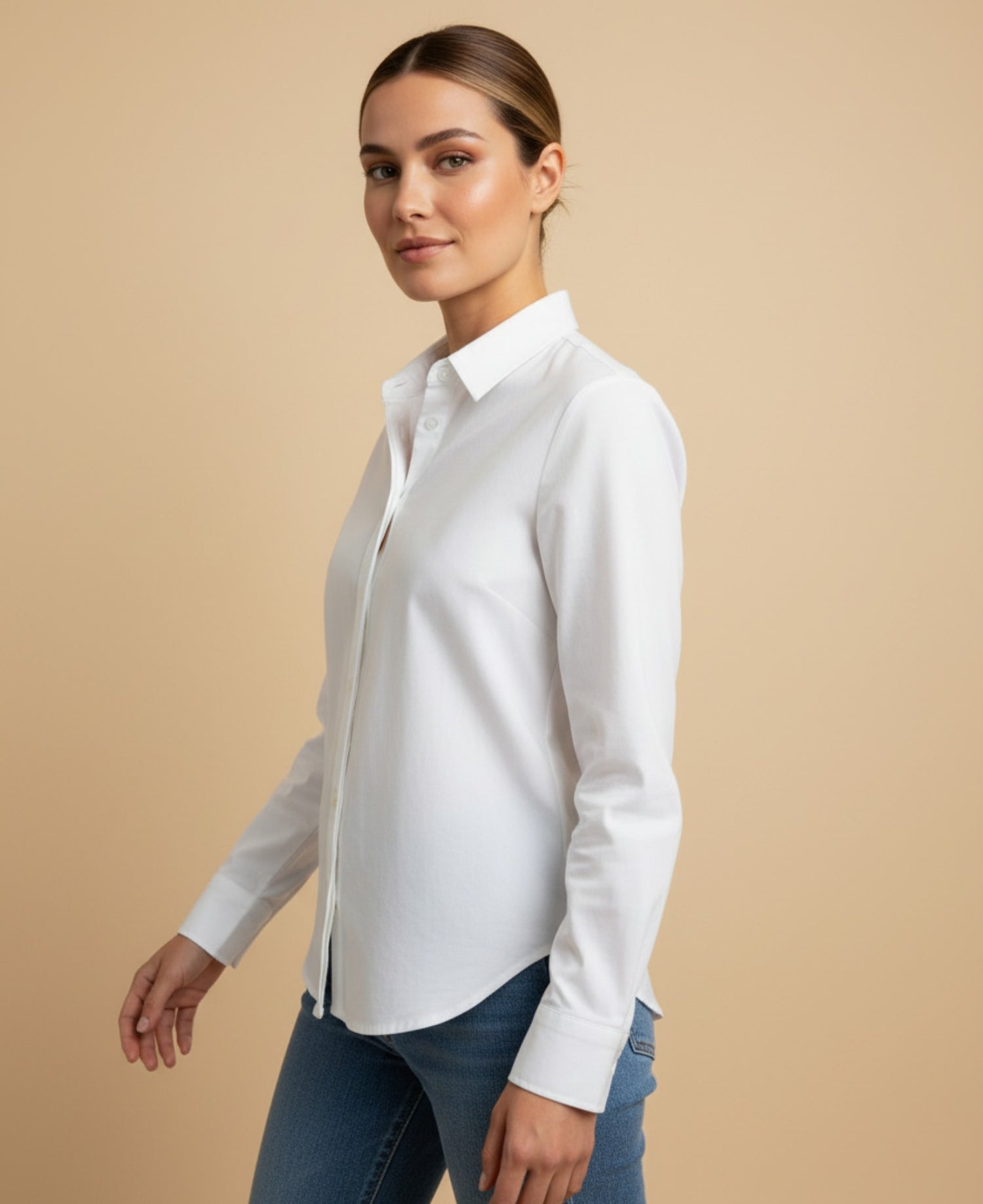 Camisa con flores bordadas para mujer - Crudo