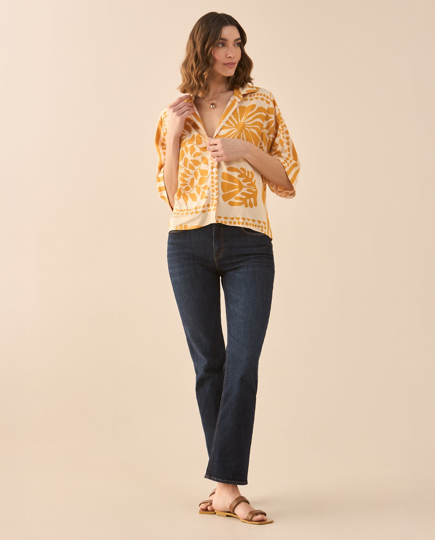 Camisa con estampado de flores para mujer - Crudo