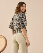 Camisa de escote en V para mujer - Negro