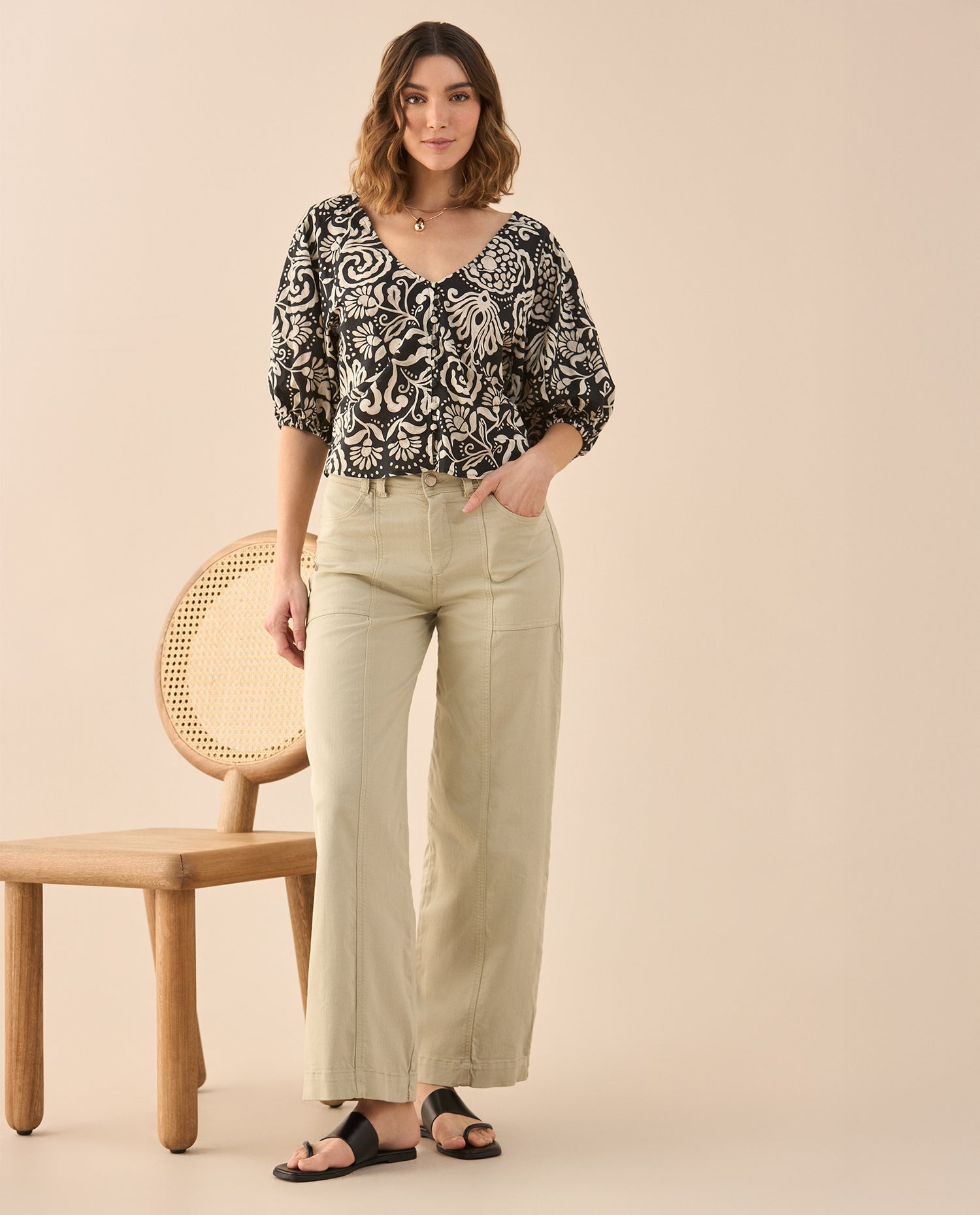 Camisa de escote en V para mujer - Negro