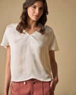 Camisa manga corta cuello en V con detalle fruncido - Blanco
