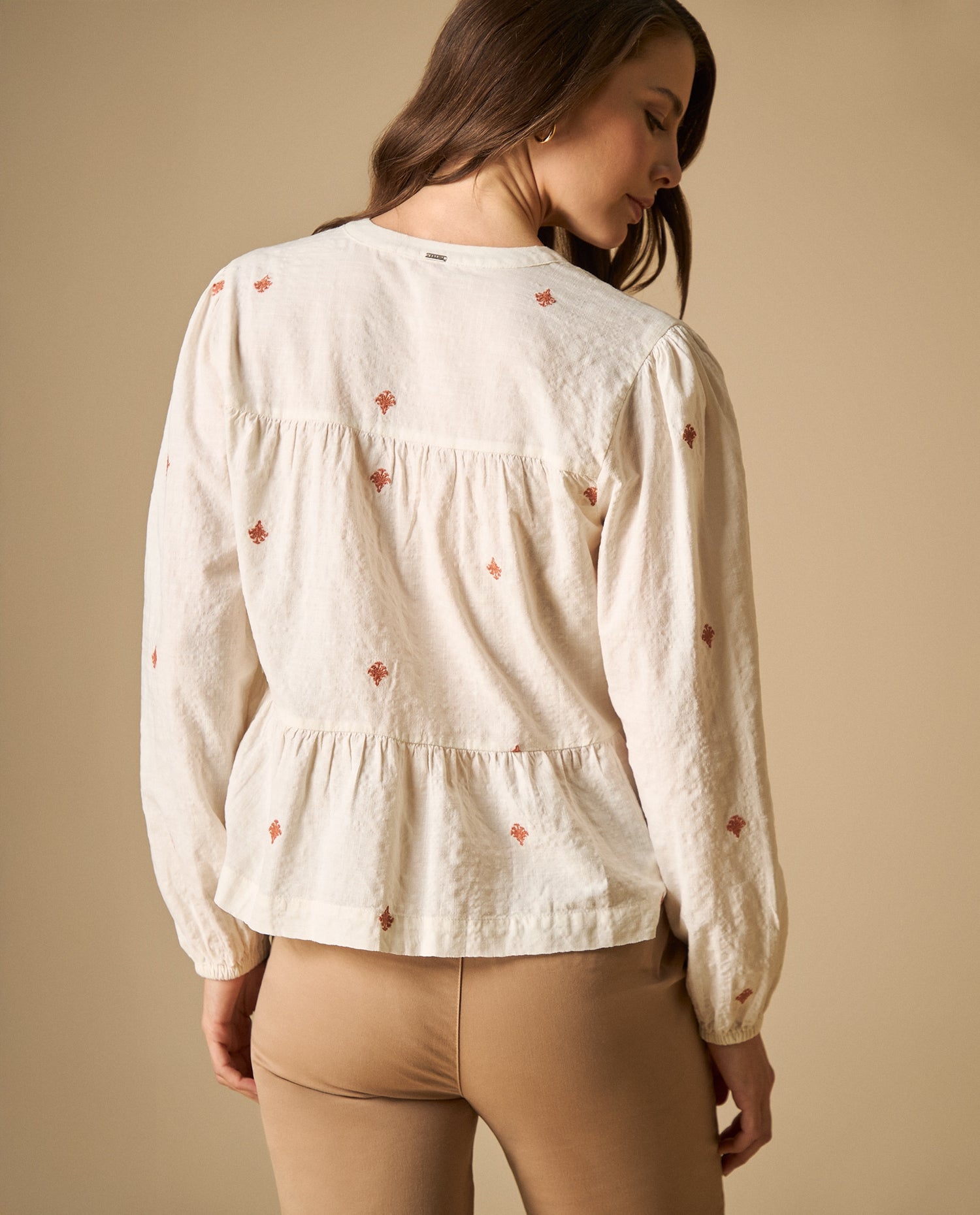 Camisa bordada manga larga cuello en V - Blanco