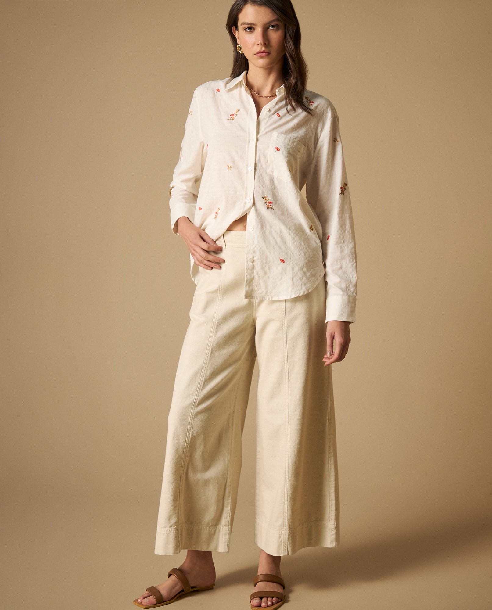 Camisa bordada manga larga cuello camisero - Blanco 34_611H048_BLA114202_5