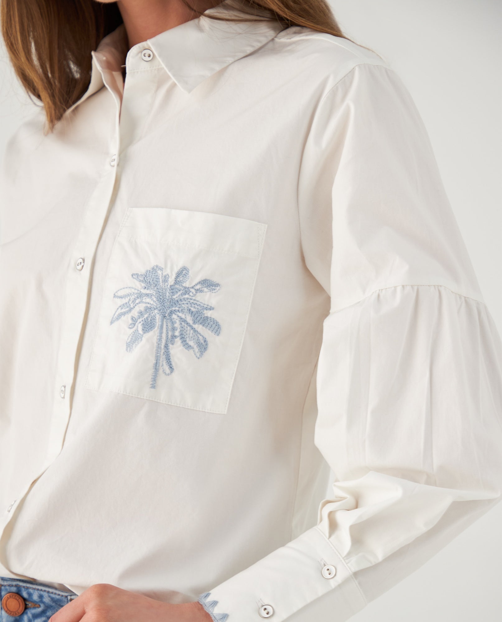 Camisa con apliques bordados para mujer - Crudo 34_612F032_CRU110602_3