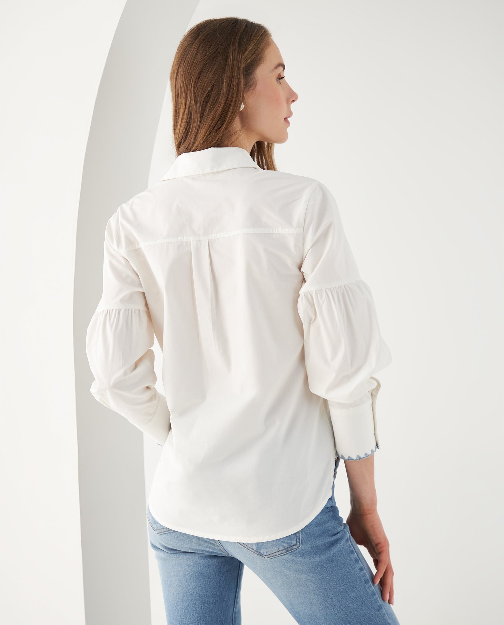 Camisa con apliques bordados para mujer - Crudo 34_612F032_CRU110602_4
