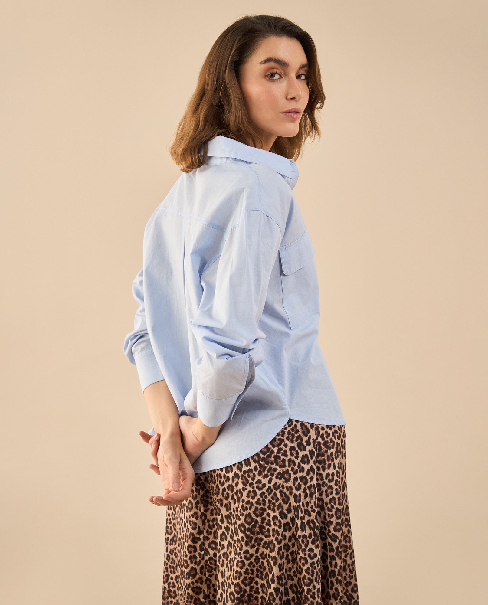 Camisa con detalles bordados para mujer - Azul 34_612G008_AZU154030_4