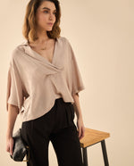 Camisa de diseño cerrado para mujer - Beige