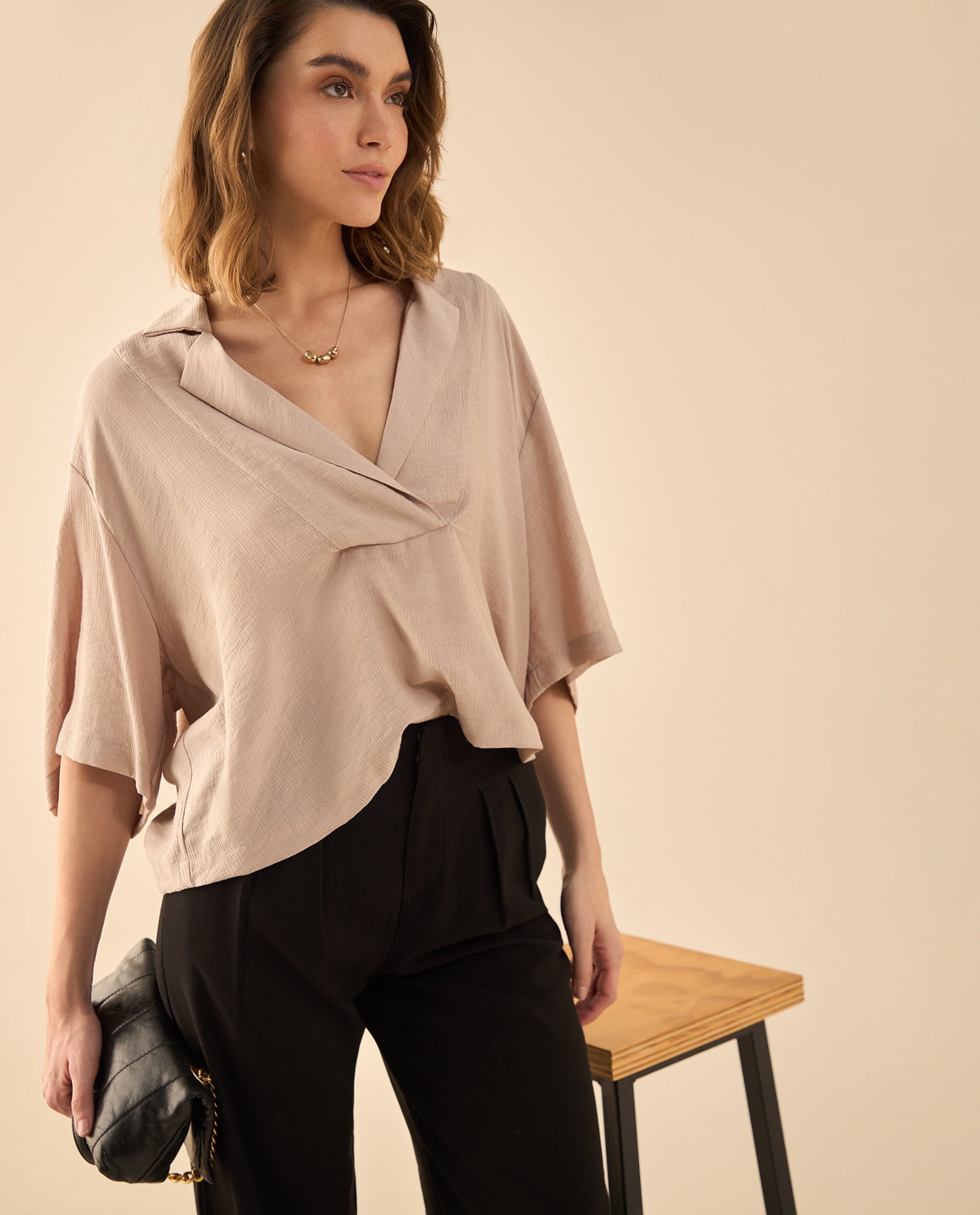 Camisa de diseño cerrado para mujer - Beige 34_612G016_BEI151306_0
