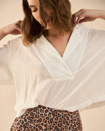 Camisa de diseño cerrado para mujer - Blanco