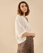 Camisa de diseño cerrado para mujer - Blanco