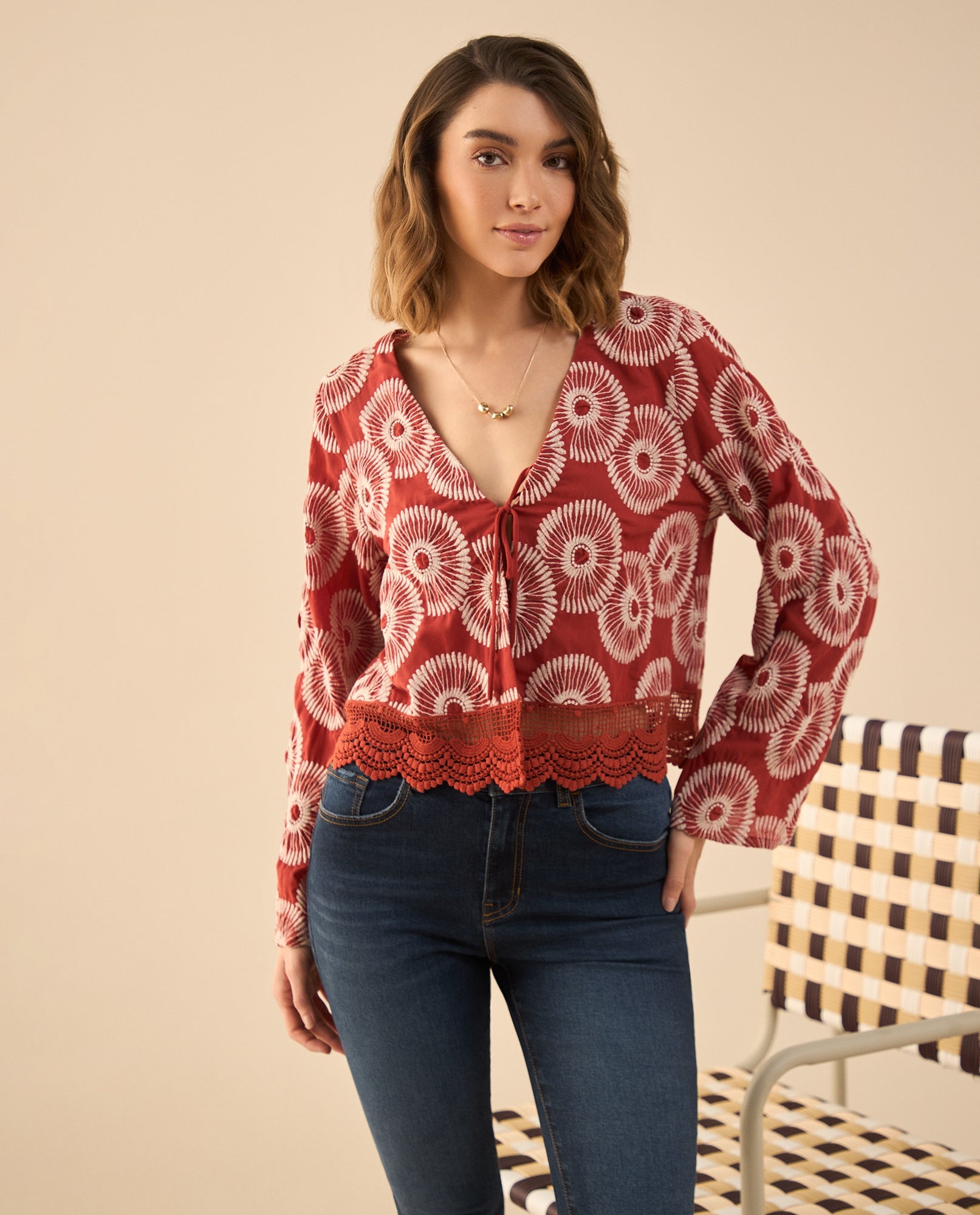 Camisa con detalles bordados para mujer - Rojo 34_612G017_ROJ181444_3