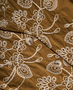 Camisa bordada manga sisa con cuello en V - Café