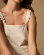 Blusa de tiras con bordado floral y escote redondo - Crudo