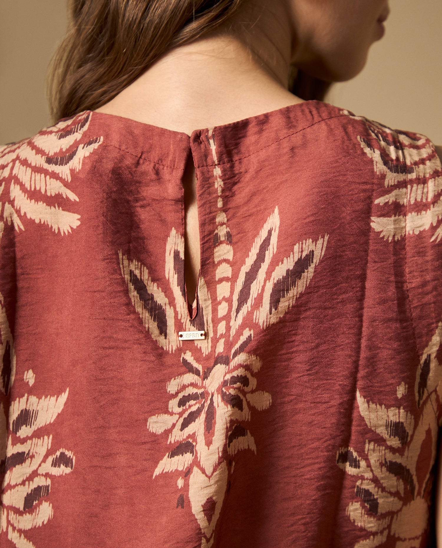 Camisa manga larga cuello camisero en tejido fluido - Rosa