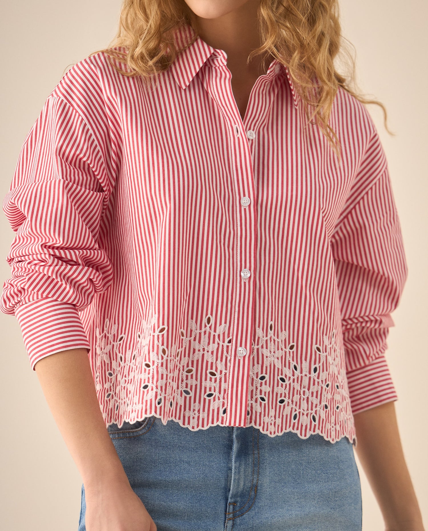 Camisa de diseño a rayas con bordado de flores para mujer  - Rojo
