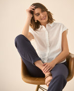 Camisa perilla de botones con bordado y recogido para mujer  - Crudo