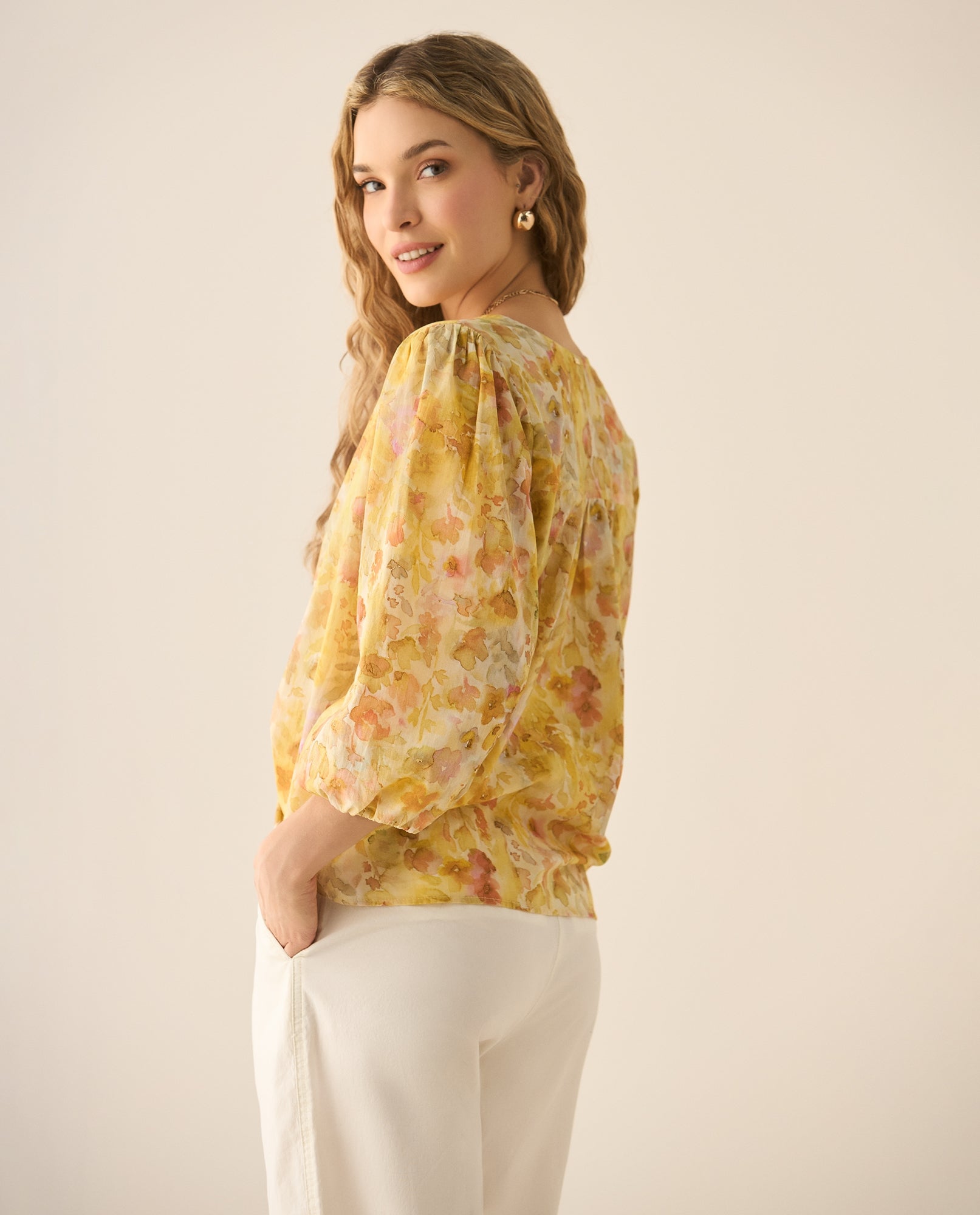 Camisa de diseño abierto con estampado de flores para mujer - Amarillo 34_613G027_AMA140837_4