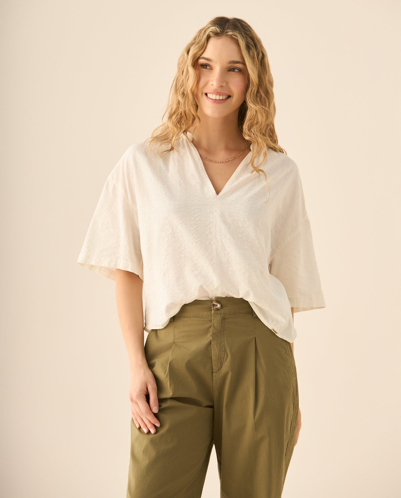 Camisa con escote en V para mujer - Blanco 34_613G033_BLA114202_4