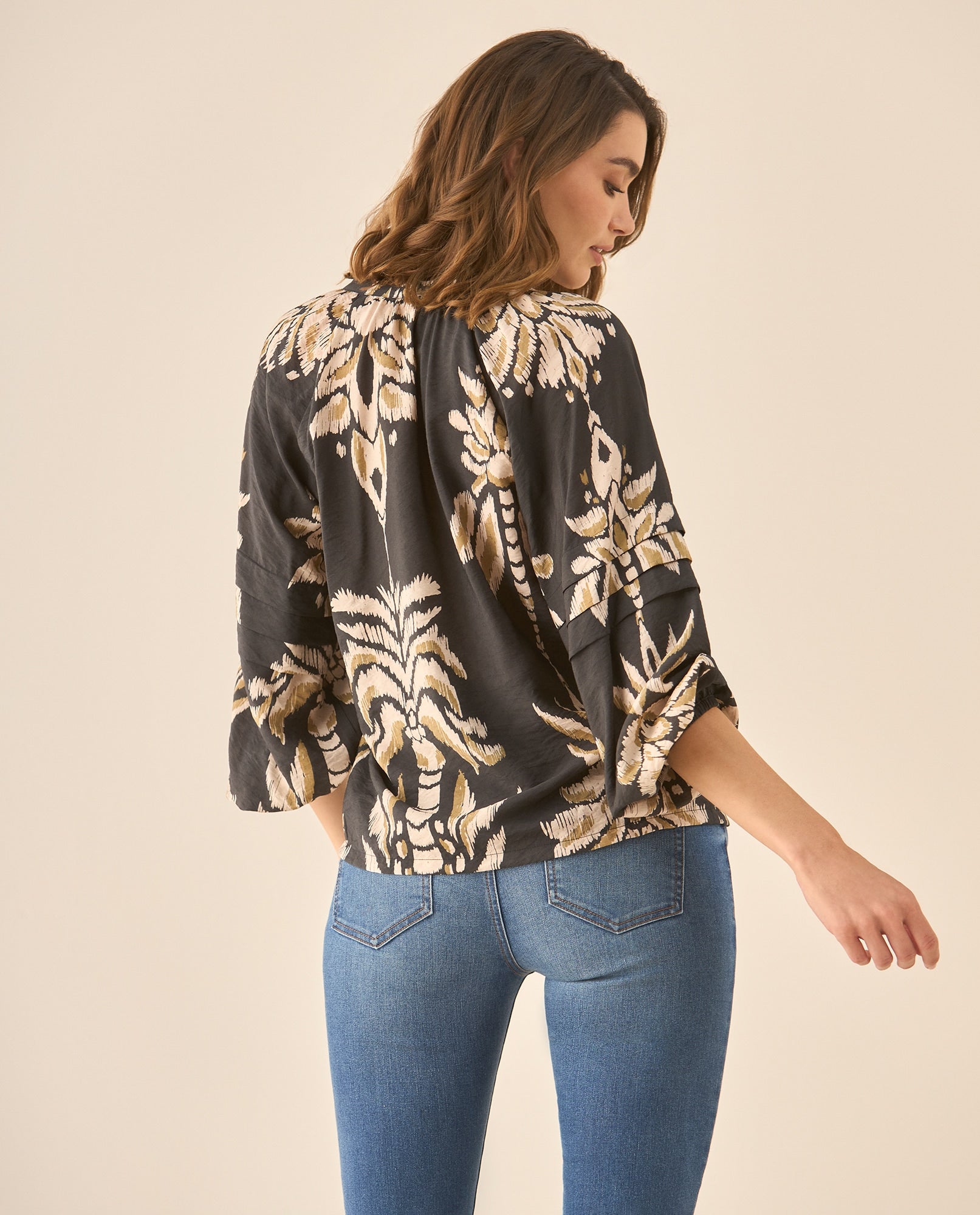 Camisa manga larga amplia con detalle de tablas para mujer  - Negro 34_613G096_NEG190303_4
