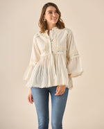 Camisa con apliques de piedras, bordados y desagujados para mujer - Crudo