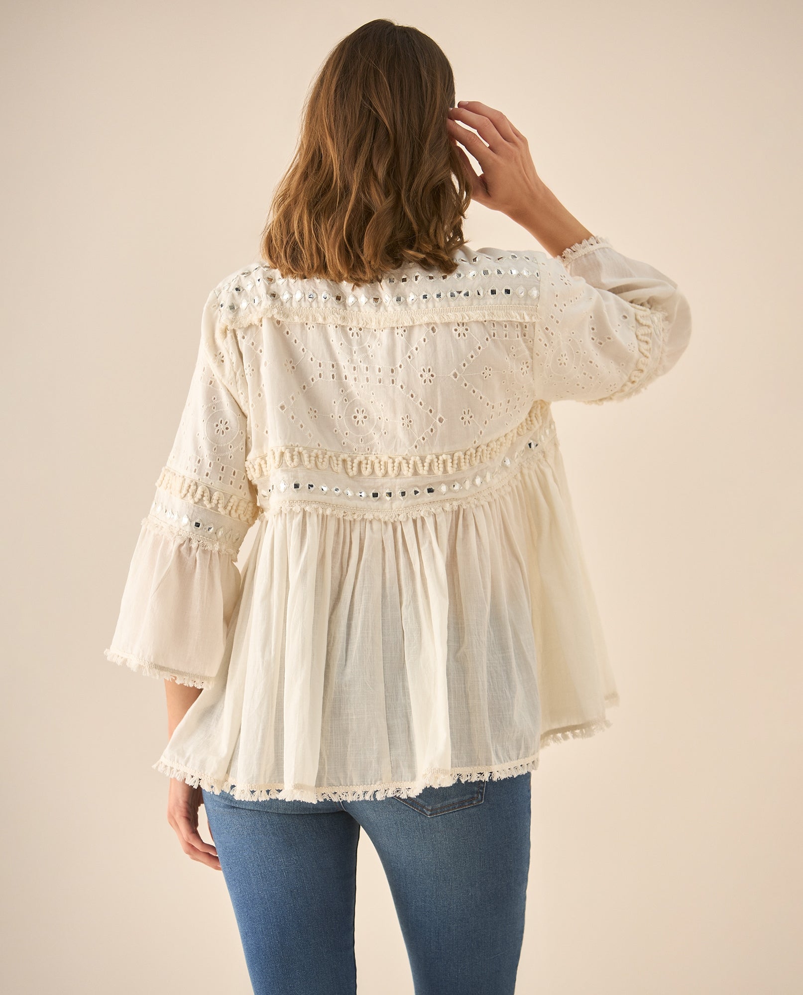 Camisa con apliques de piedras, bordados y desagujados para mujer - Crudo 34_613G290_CRU110105_6