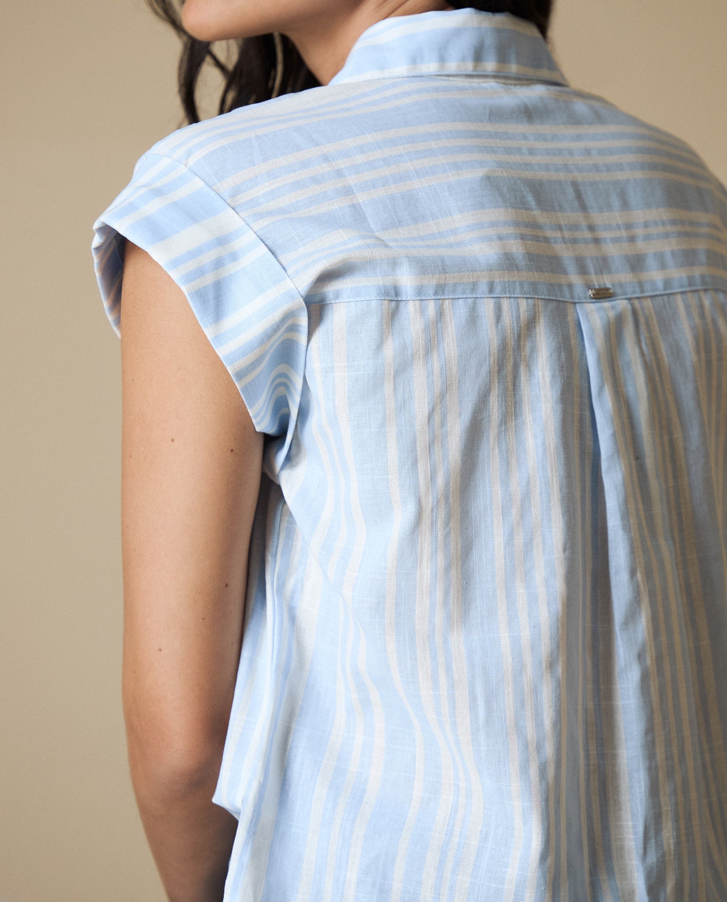 Camisa M/C Rayas Azules - Crudo