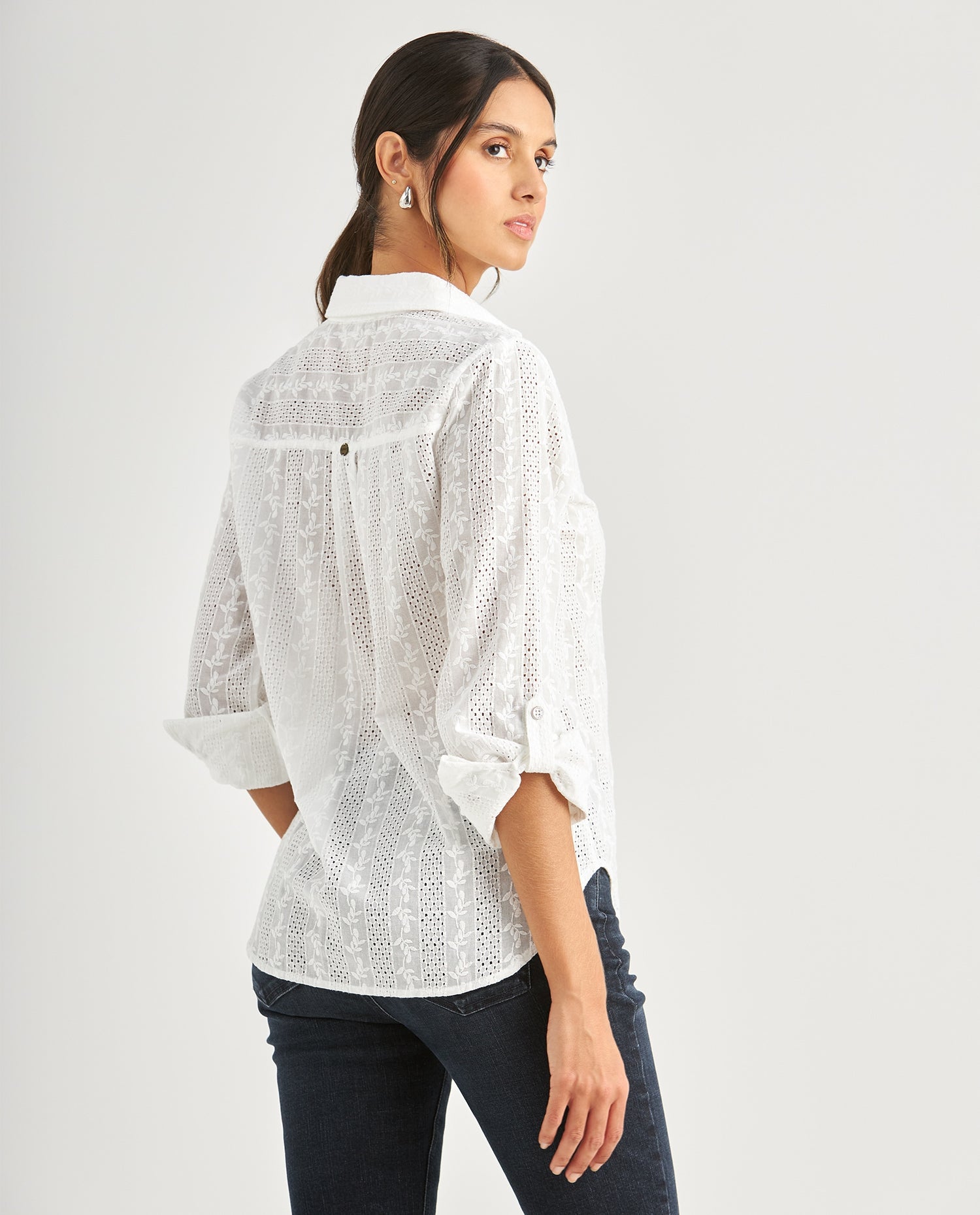 Camisa con detalles desagujados para mujer - Crudo