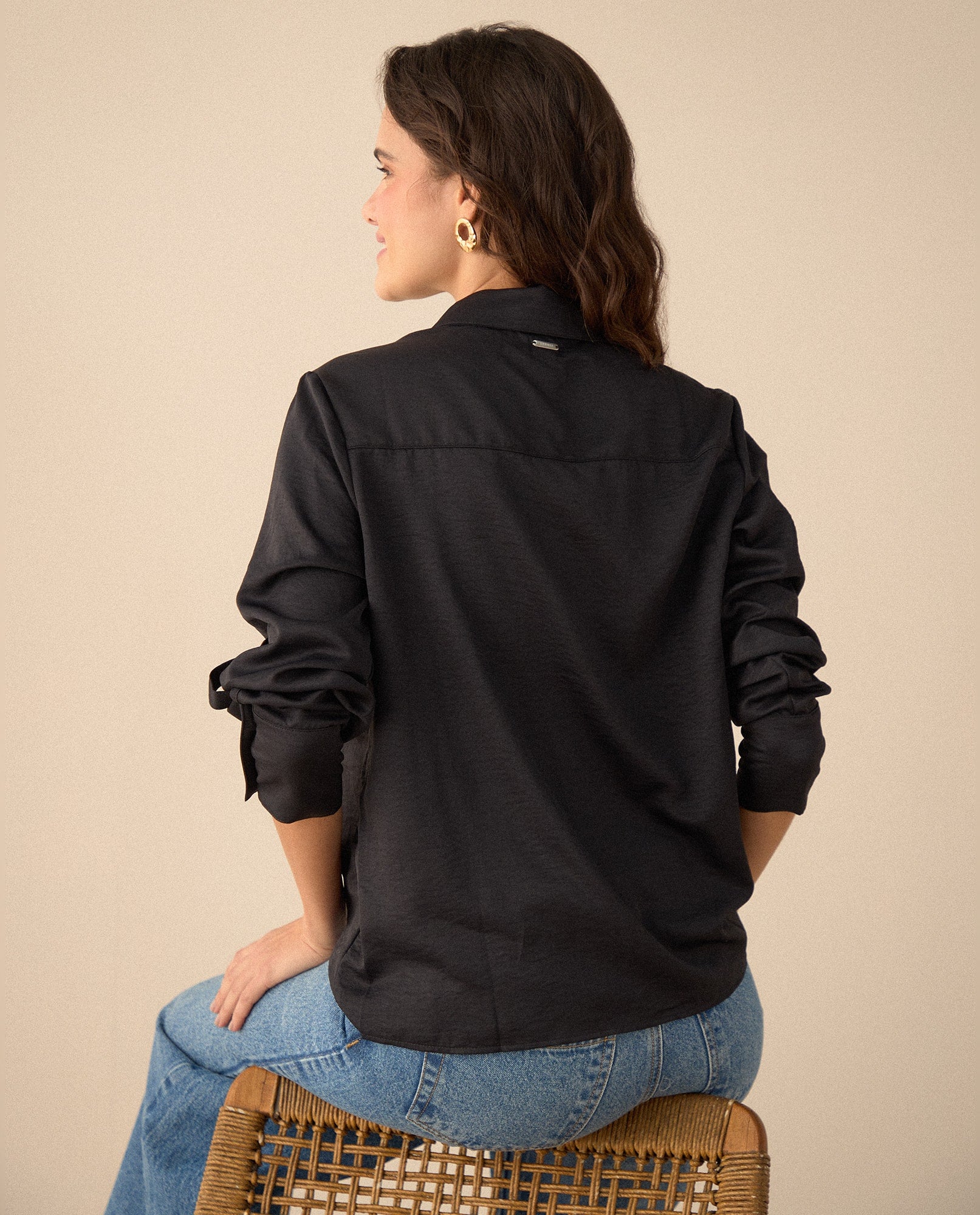 Camisa clásica manga larga para mujer - Negro 34_615F326_NEG190303_4