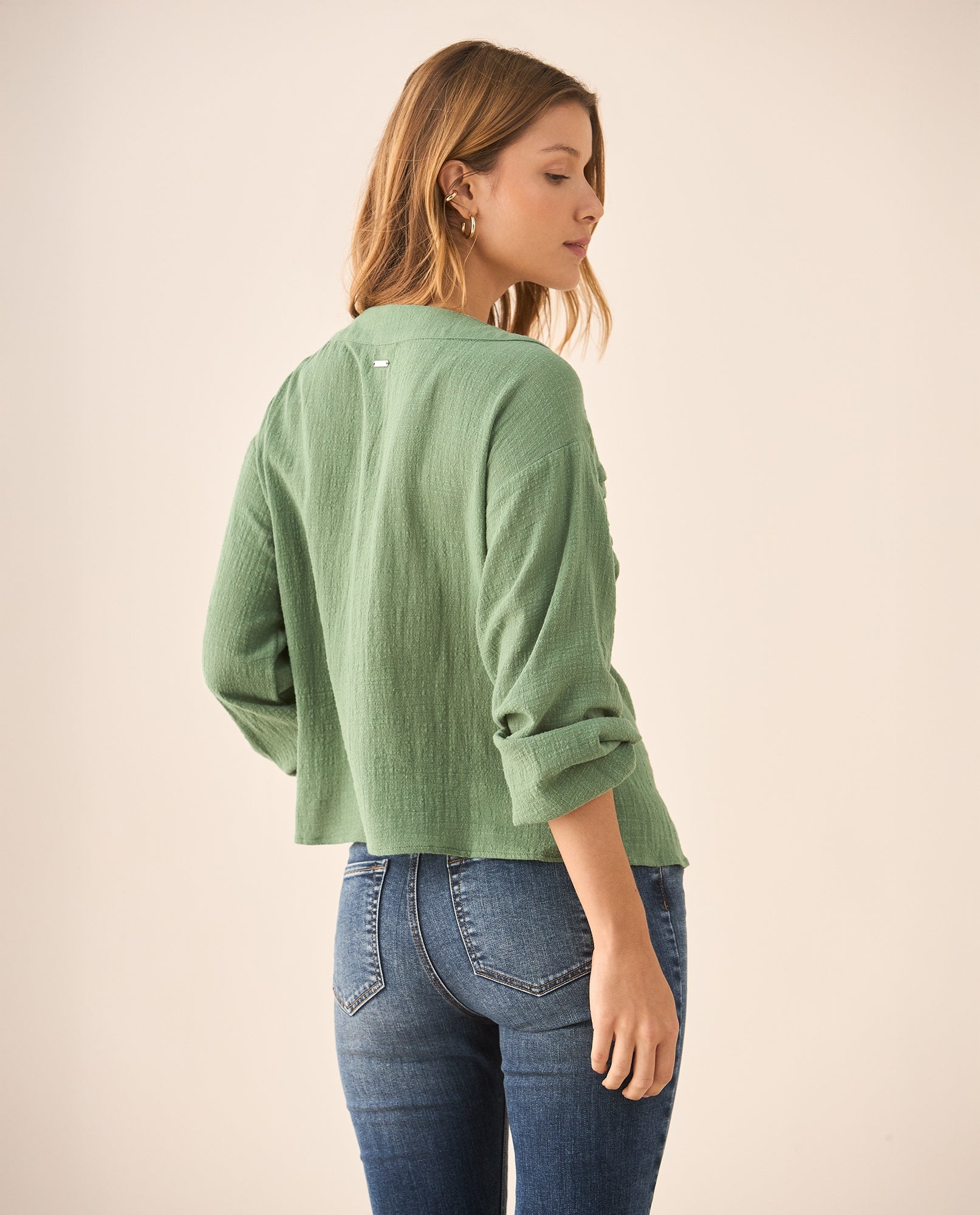 Camisa manga larga cuello camisero - Verde 34_615F329_VER144505_4