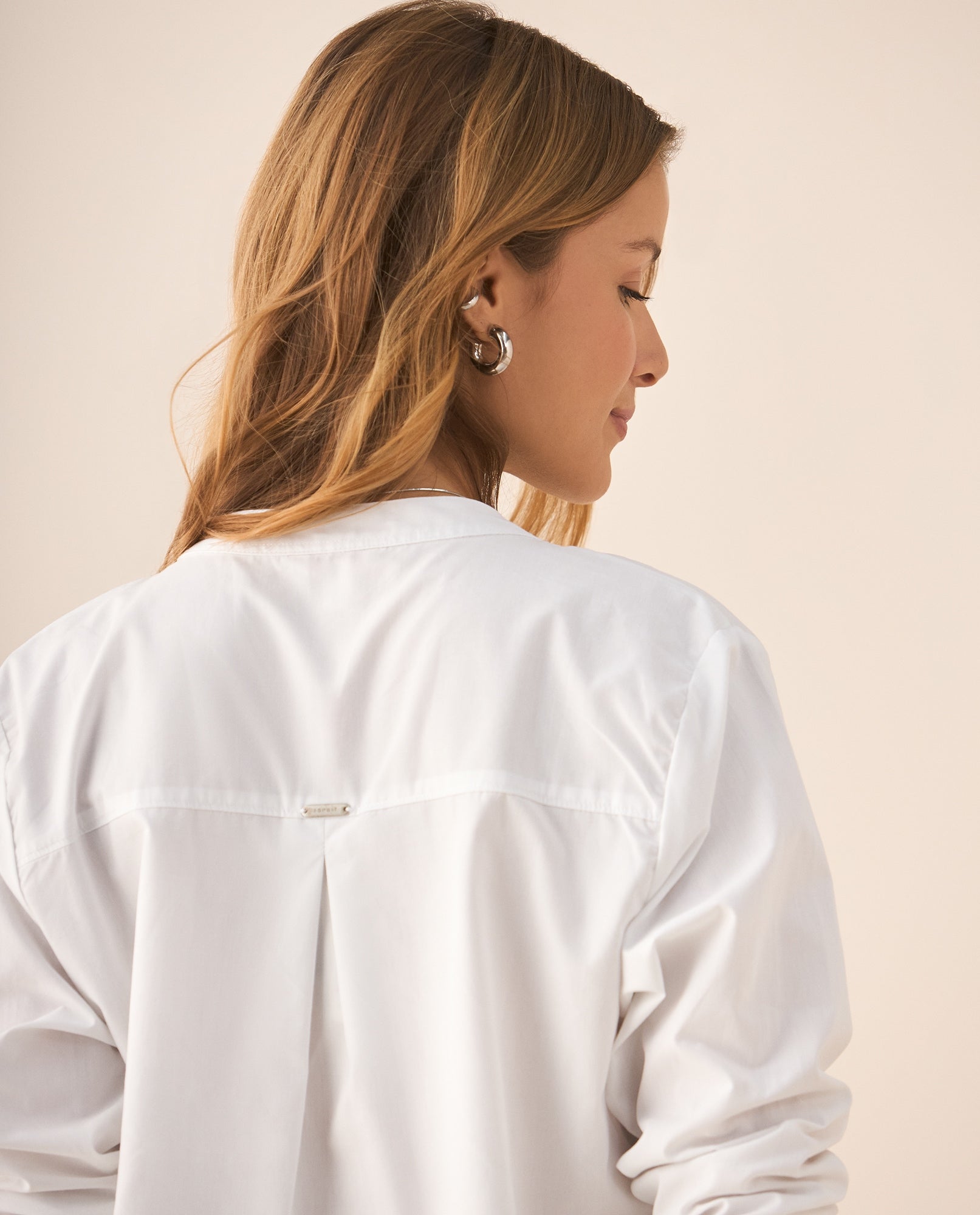 Camisa de cuello neru para mujer - Blanco 34_615F335_BLA110700_4