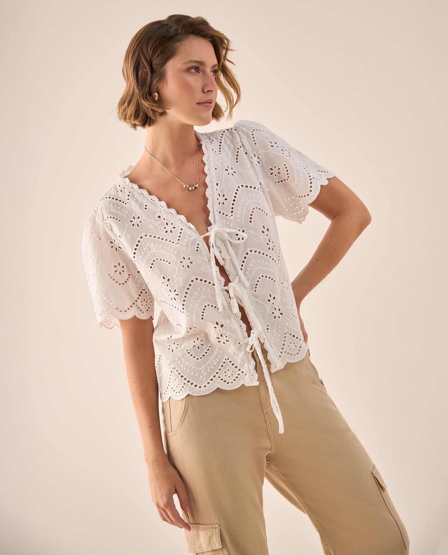 Camisa Bordada con Calados Geométricos - Blanco