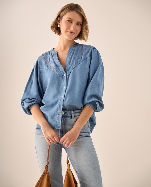 Camisa Azul con Bordados Florales - Azul 34_619G016_AZU174027_0