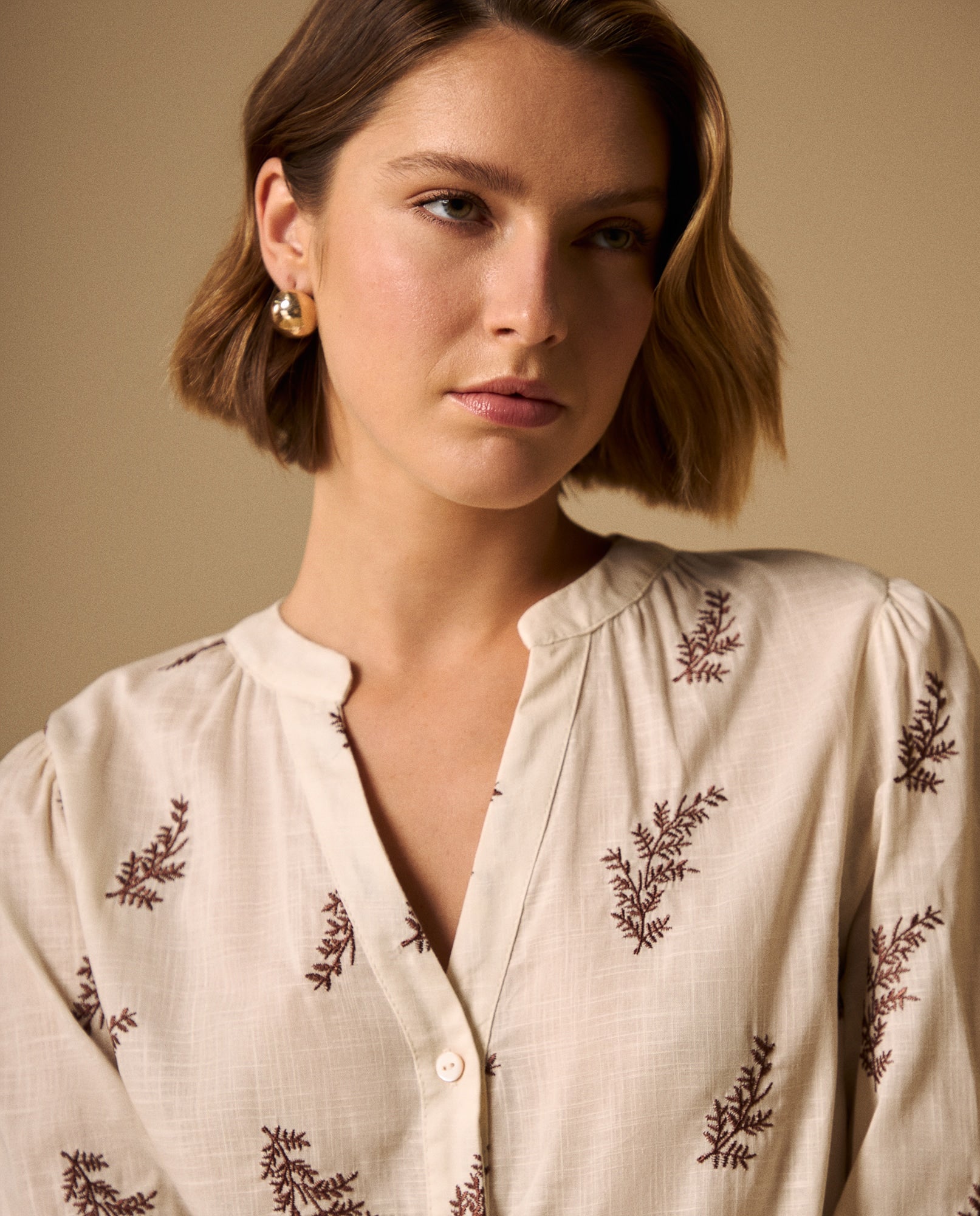 Camisa con Estampado - Café 34_619G062_CAF191430_5