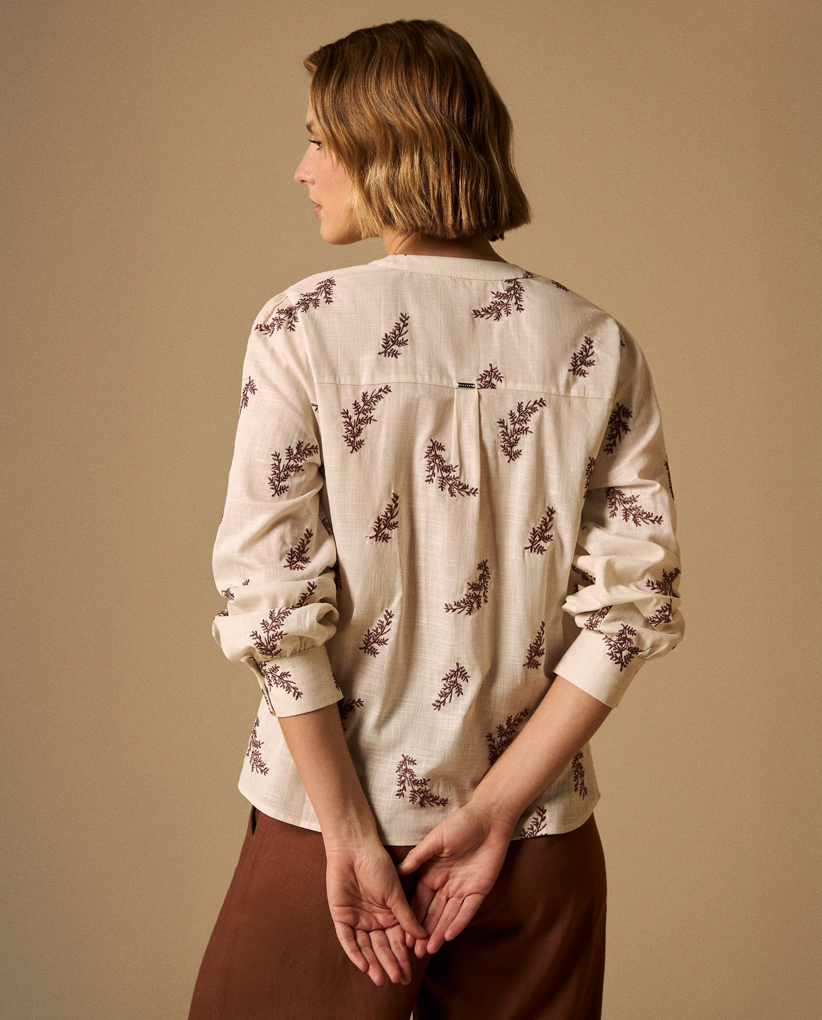 Camisa con Estampado - Café 34_619G062_CAF191430_6